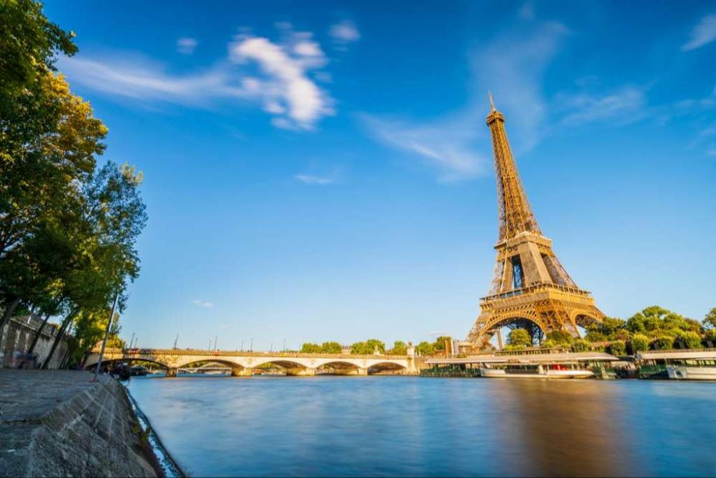 Tout savoir sur la tour Eiffel de nuit - Paris